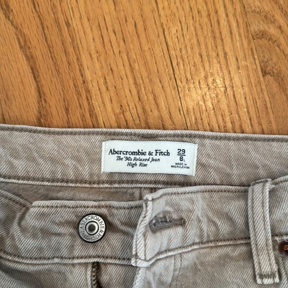 Abercrombie and Fitch 90s relaxed Jean women’s - Picture 2 of 3